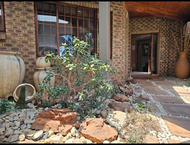 5 BEDROOM HOUSE FOR SALE IN BLUE GILL